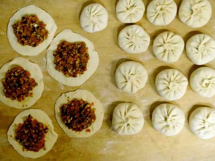 胡萝卜香菇猪肉蒸包步骤17