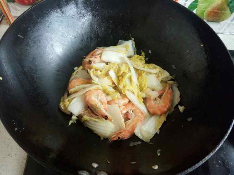 大虾炒白菜步骤6
