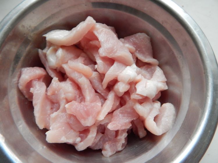 白菜炒猪肉步骤2