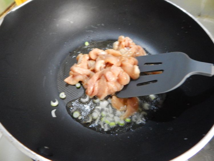 白菜炒猪肉步骤4