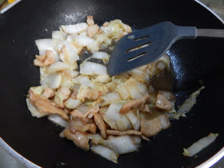 白菜炒猪肉步骤11