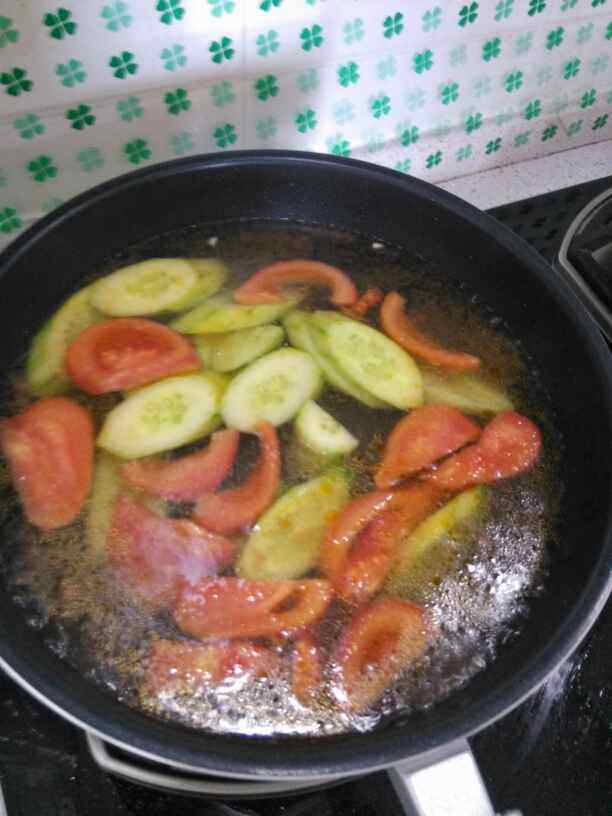 黄瓜白菜汤步骤6