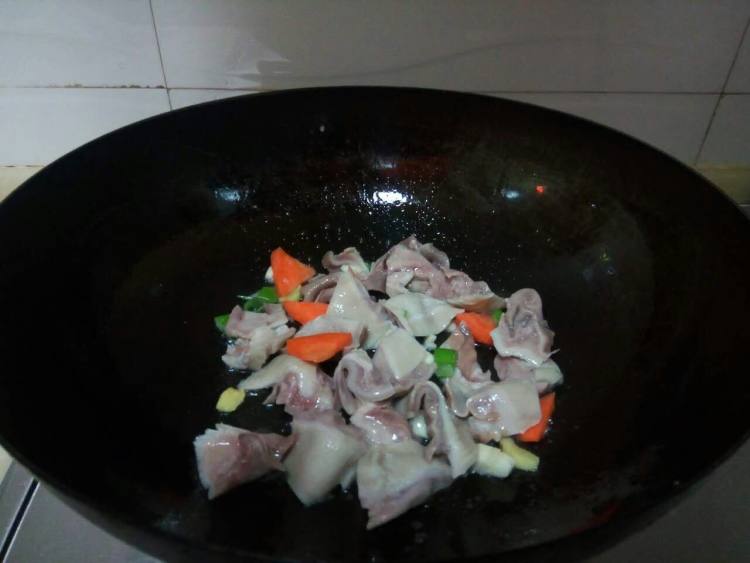 白菜熘肚片步骤3