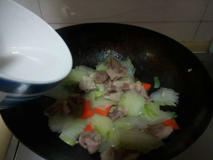 白菜熘肚片步骤5