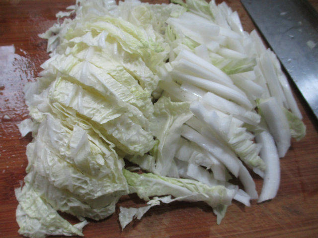 开洋炒白菜步骤2