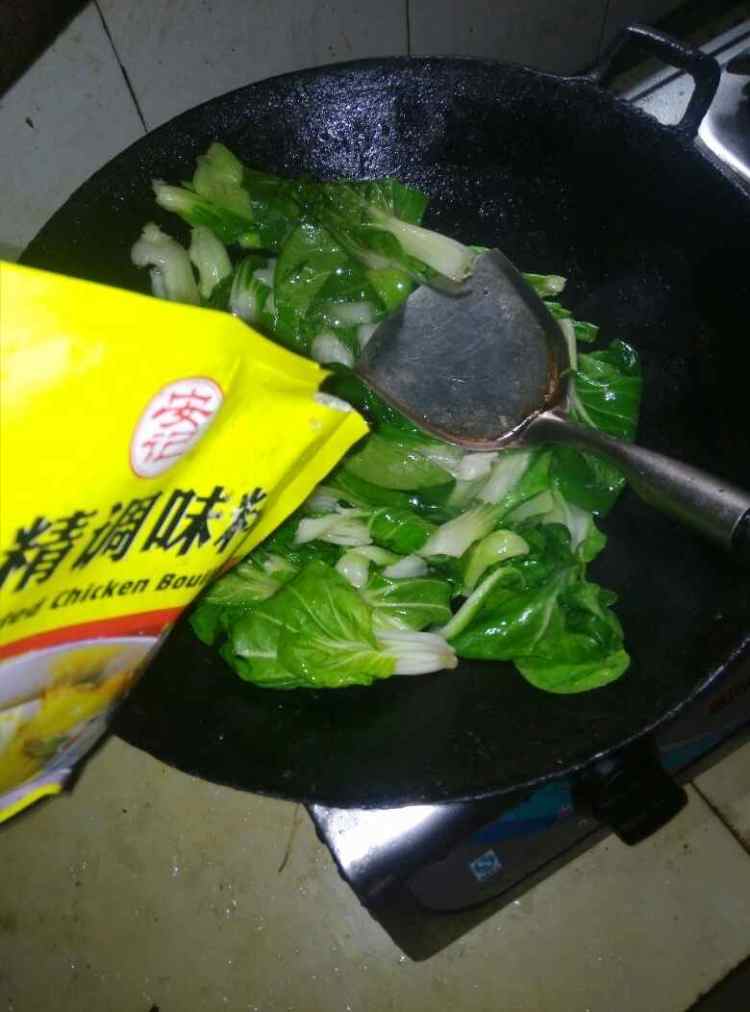 卤猪肉炒白菜步骤3