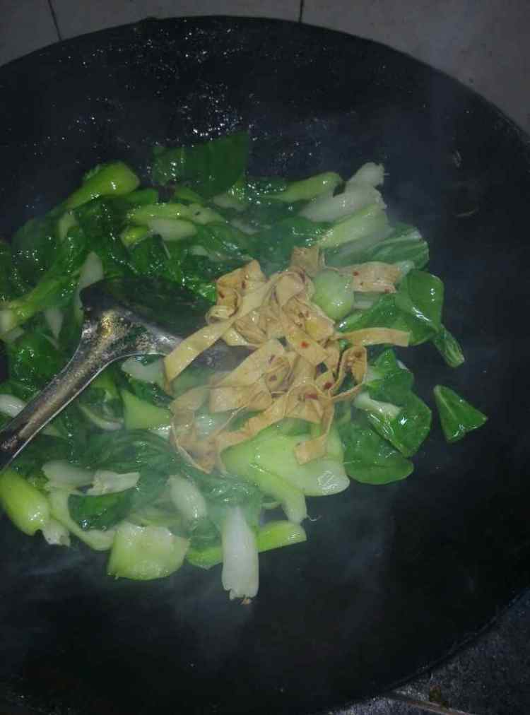千张炒白菜步骤6