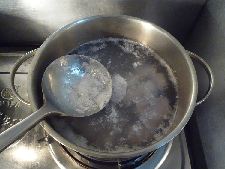 砂锅白菜冻豆腐步骤3