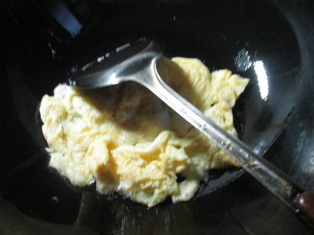 鸡蛋白菜煮粉丝步骤4