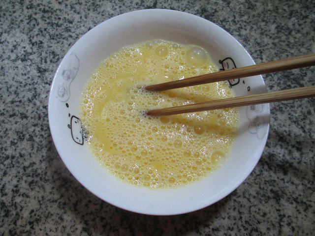 鸡蛋白菜煮粉丝步骤3