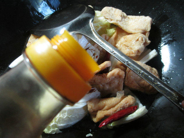 白菜煮豆腐干步骤5
