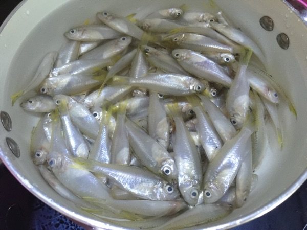 白菜豆腐小鱼汤步骤1