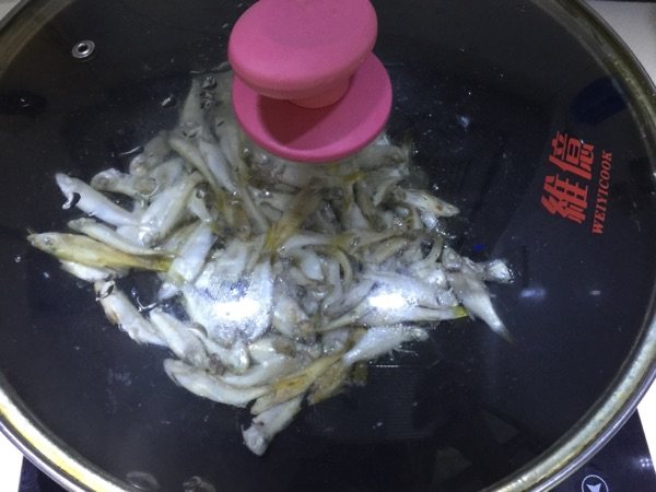 白菜豆腐小鱼汤步骤3