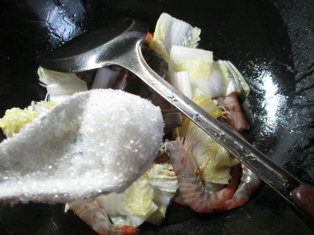 白菜炒基围虾步骤8
