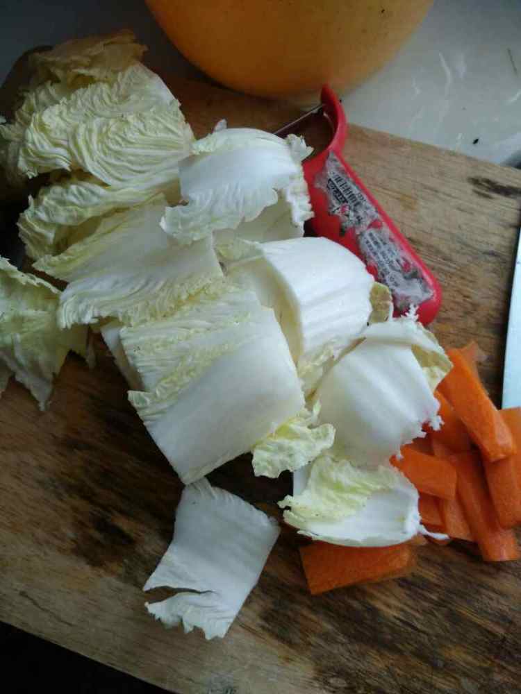 黑木耳炒白菜梗娃娃菜步骤2