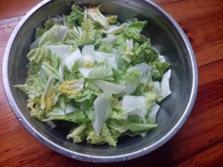炝炒白菜#新鲜从这里步骤2
