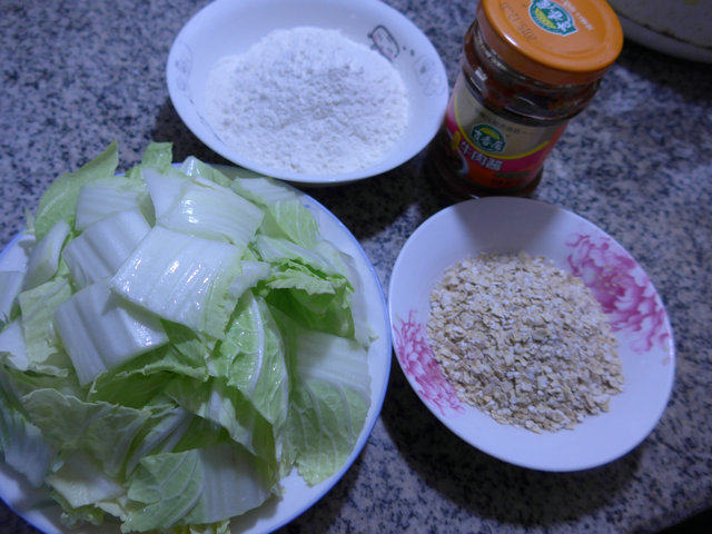 白菜炒燕麦疙瘩片步骤1
