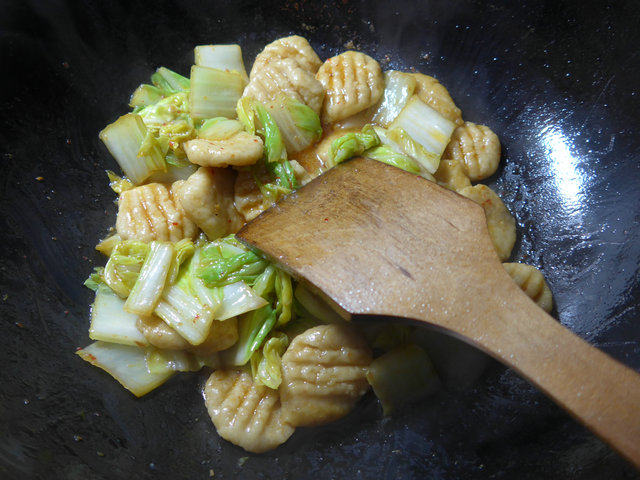 白菜炒燕麦疙瘩片步骤12