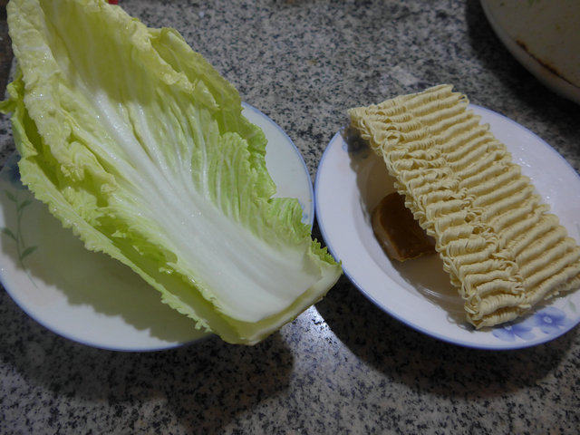 咖喱白菜波纹面步骤1
