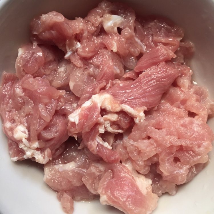 碱水粑炒白菜肉丝步骤5