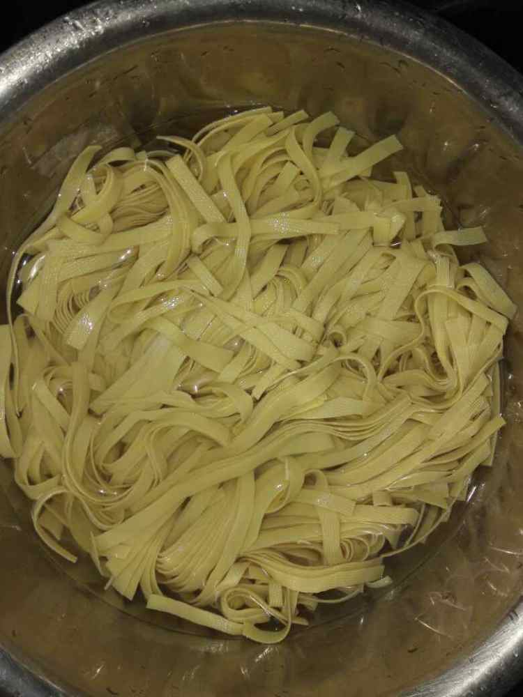 白菜炖干豆腐丝步骤3