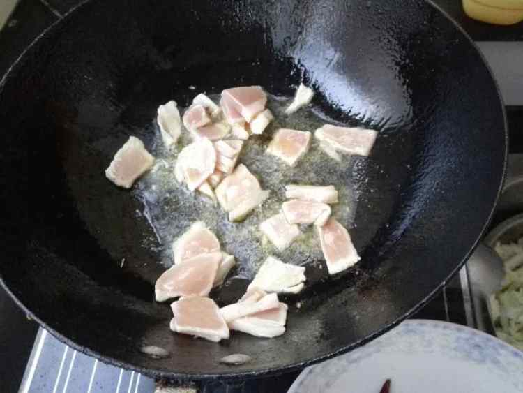 白菜炖干豆腐丝步骤5