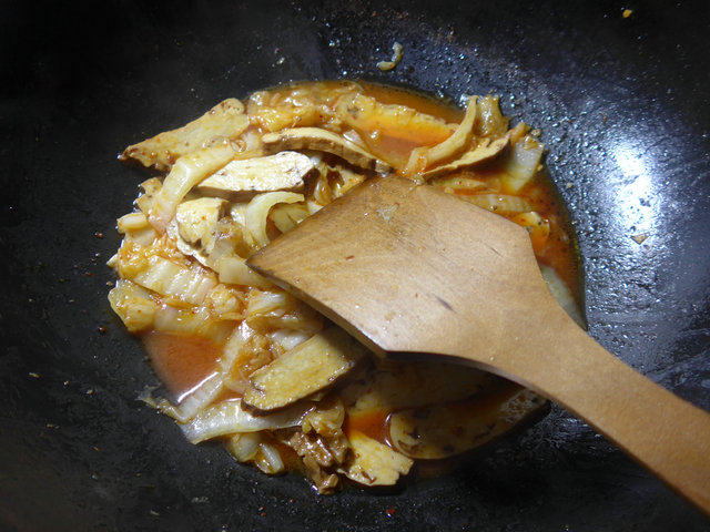 牛肉酱香干炒白菜步骤9
