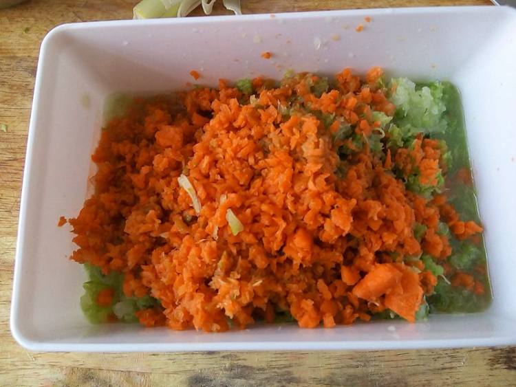 白菜肉馅蒸饺步骤3