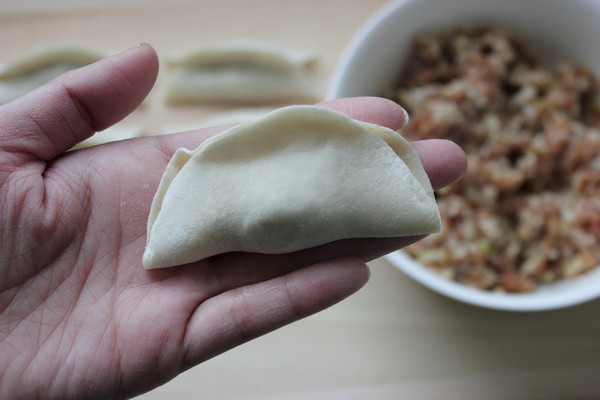 菜肉锅贴步骤9