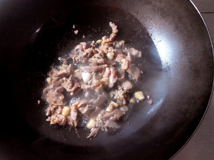 白菜炒干豆腐步骤5