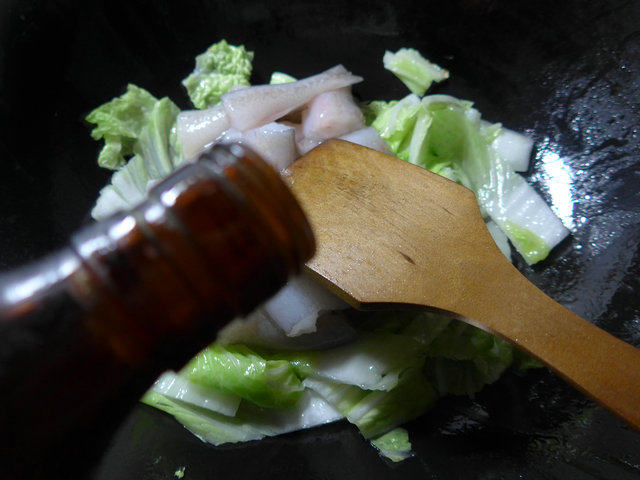 白菜煮虾潺步骤3