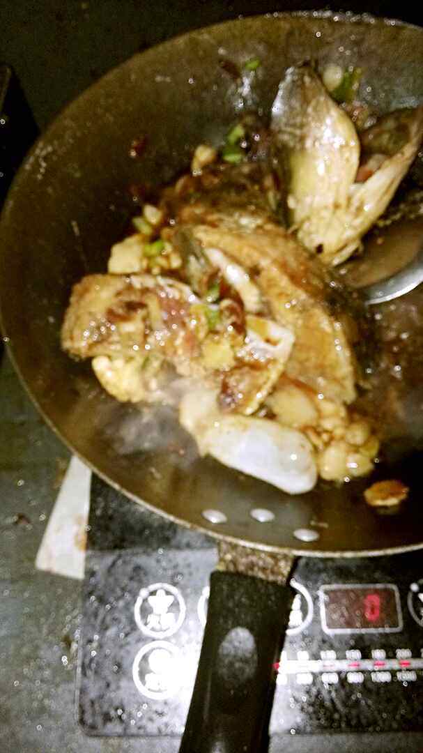 白菜炖鱼步骤4