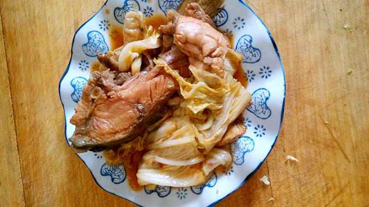白菜炖鱼步骤8