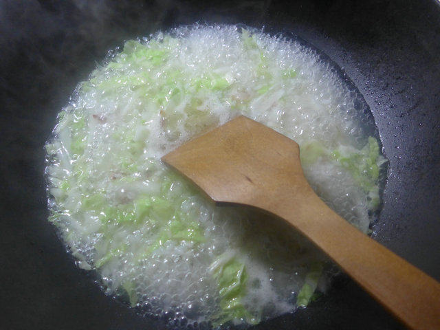 酱肉白菜泡饭步骤4