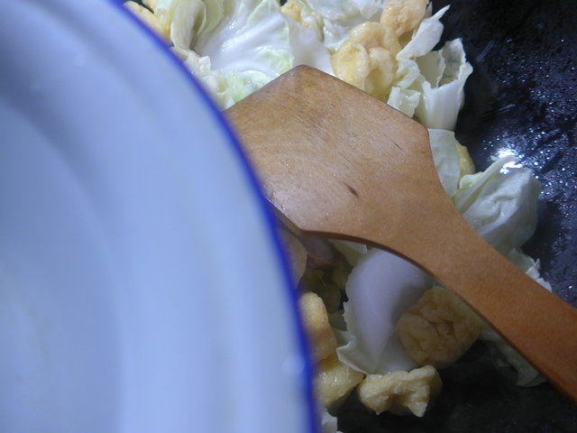 牛筋丸油豆腐煮白菜步骤4
