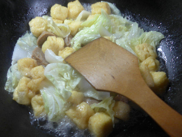 牛筋丸油豆腐煮白菜步骤5