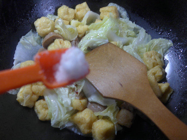 牛筋丸油豆腐煮白菜步骤7