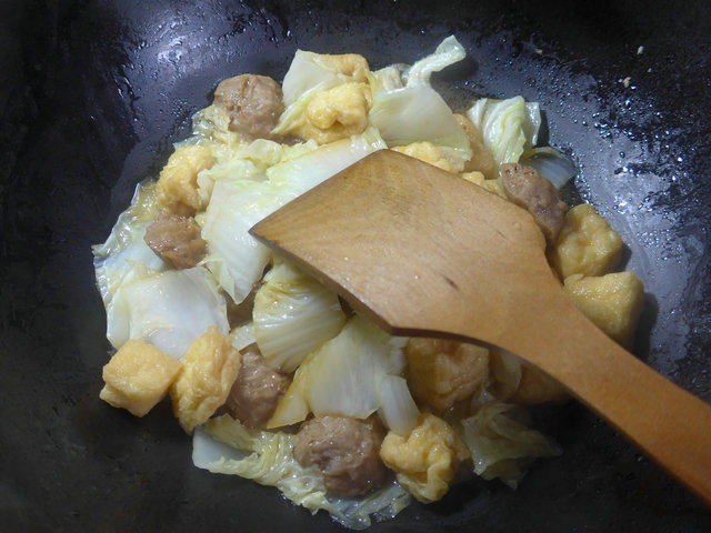牛筋丸油豆腐煮白菜步骤8