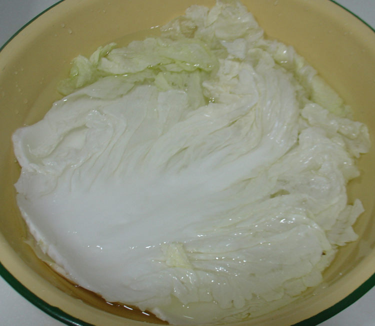 白菜烧丸子步骤1