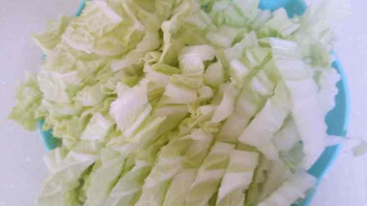白菜豆腐三丝汤步骤1