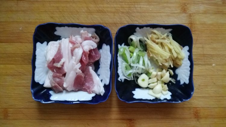 白菜木耳豆腐皮步骤3