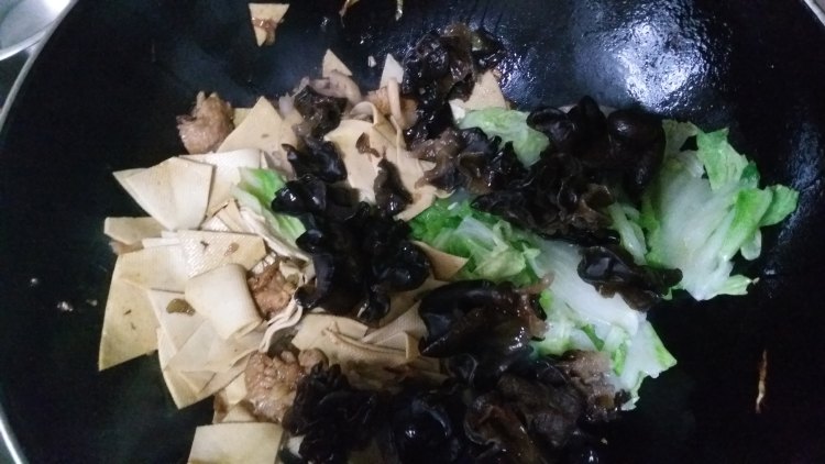 白菜木耳豆腐皮步骤6