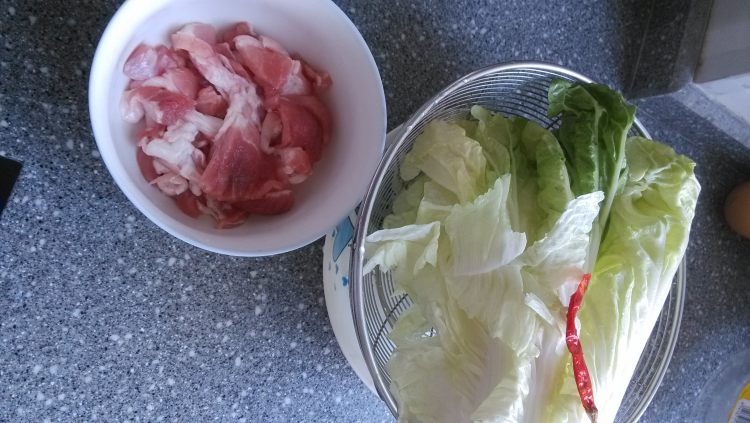 肉片白菜杆步骤2