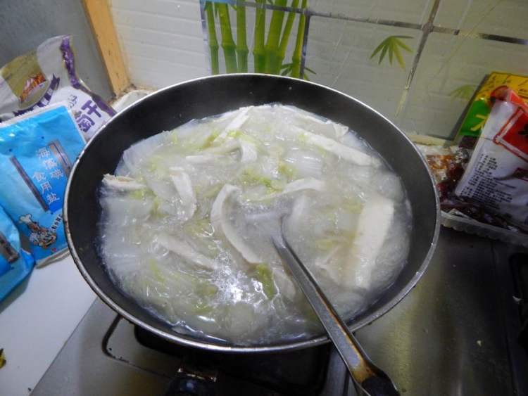 白菜粉条烧豆腐步骤12