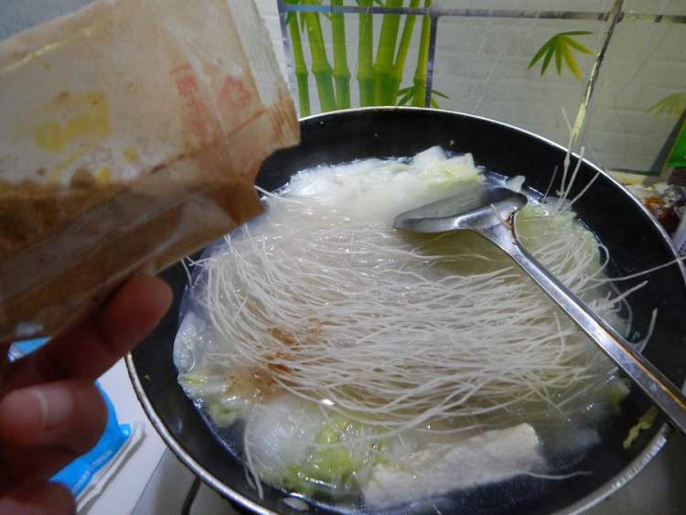 白菜粉条烧豆腐步骤11