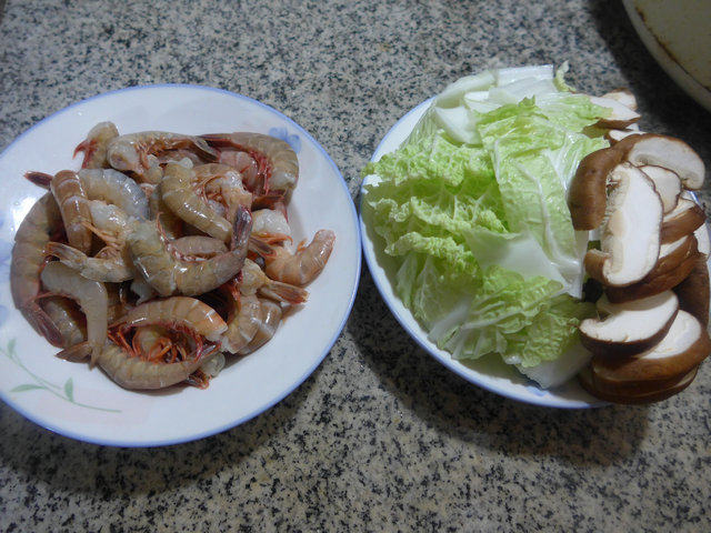 香菇白菜炒海虾步骤1