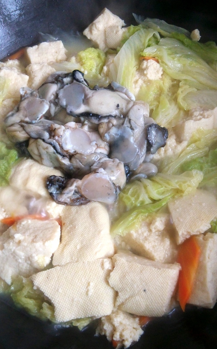 白菜牡蛎炖冻豆腐步骤7