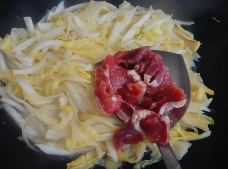猪肉白菜丝步骤5