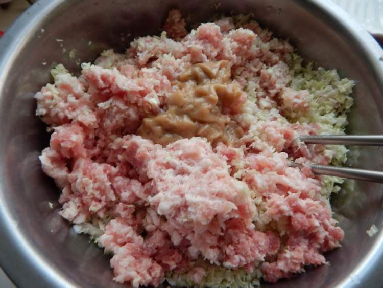 白菜猪肉煎饺步骤9