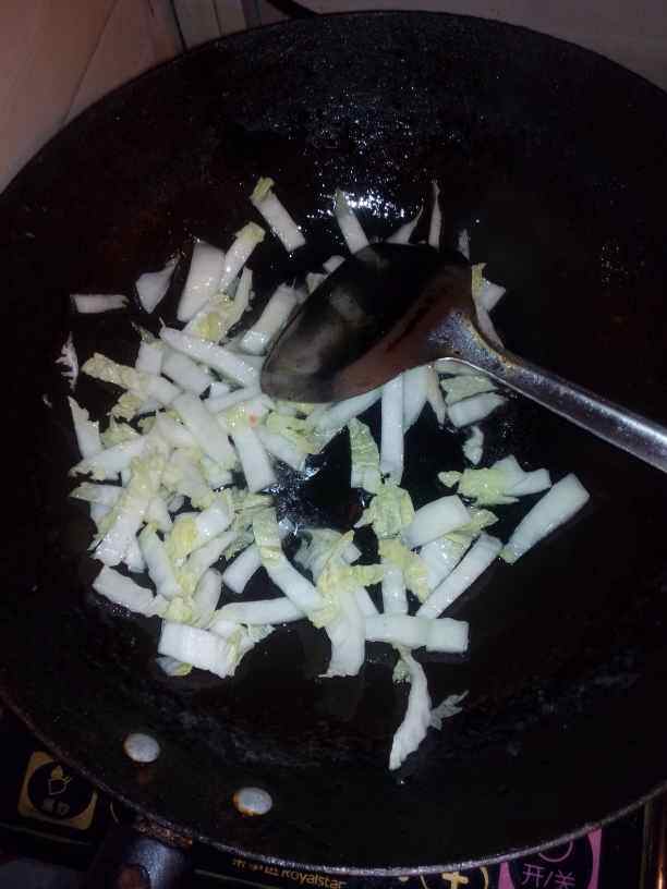 白菜鸡蛋炒面步骤6